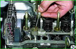 How to replace the hydraulic bearings of the valve drive levers of the VAZ-21214 engine