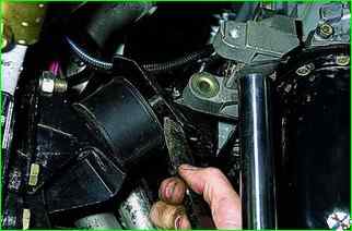 How to remove and install engine mounts VAZ-21214