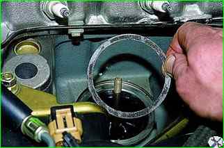 How to disassemble the crankcase ventilation system of the VAZ-21214