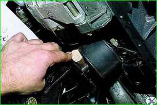 How to replace the oil pan gasket on a VAZ-2121 car