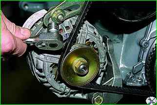 Replacing the front crankshaft oil seal