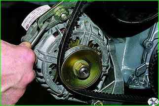 Replacing the front crankshaft oil seal