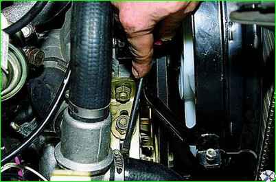 Replacing the generator belt