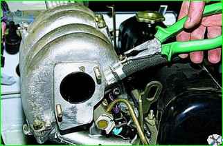 How to remove the receiver of the VAZ-2121 injection engine