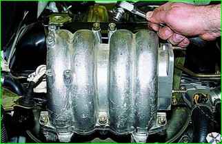 How to remove the receiver of the VAZ-2121 injection engine