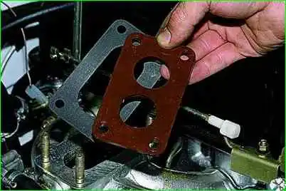Cómo quitar el carburador de un VAZ-2121
