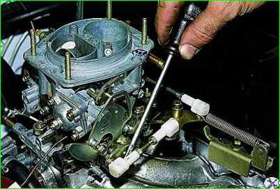 How to remove the carburetor of a VAZ-2121