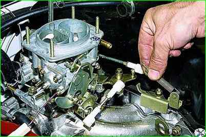 How to remove the carburetor of a VAZ-2121