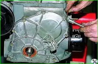 Як замінити ланцюг та зірочки приводу розподільного валу ВАЗ-21214