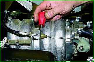 How to remove the cable and pedal of the throttle valve drive VAZ-21214