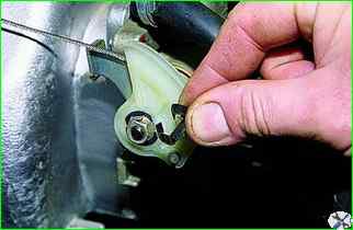 How to remove the cable and pedal of the throttle valve drive VAZ-21214