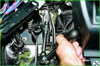 How to remove the cable and pedal of the throttle valve drive VAZ-21214