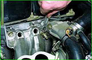 How to replace the gaskets of the intake pipes of the VAZ-21214