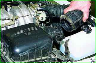 Removing the mass air flow sensor