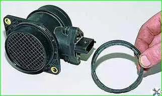 Removing the mass air flow sensor