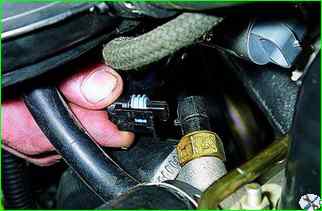 Removing the coolant temperature sensor