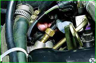 Removing the coolant temperature sensor