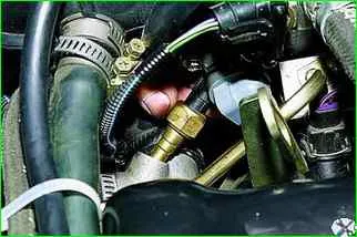 Removing the coolant temperature sensor