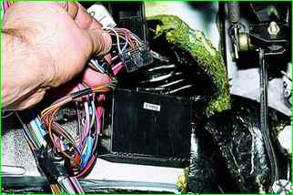 Removing the control unit and indicator