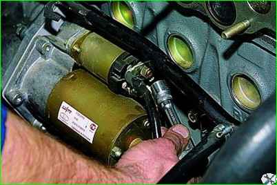 Removing the car starter