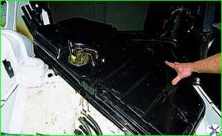 How to remove the fuel tank VAZ-21213, 21214