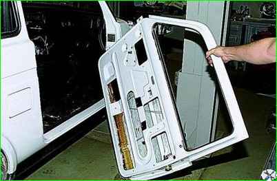 How to replace the VAZ-2121 car door