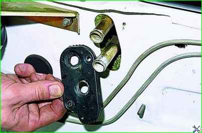 How to remove a car heater tap