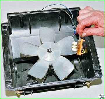 Removing the additional heater fan resistor