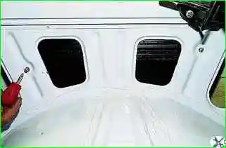 Як зняти вузли системи уловлювання парів палива ВАЗ-21214 Як зняти вузли системи уловлювання парів палива ВАЗ-21214