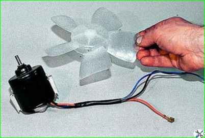 How to remove a heater fan