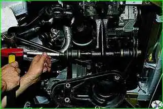 Снятие нижнего рычага подвески и замена сайлент-блоков Снятие нижнего рычага подвески и замена сайлент-блоков