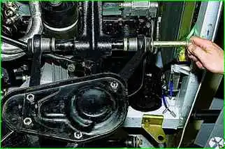 Снятие нижнего рычага подвески и замена сайлент-блоков Снятие нижнего рычага подвески и замена сайлент-блоков