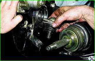 Removing the lower ball joint