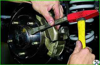 How to check and adjust the clearance in the hub bearings of the VAZ-2121