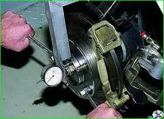 Как проверить и отрегулировать зазор в подшипниках ступиц ВАЗ-2121 Как проверить и отрегулировать зазор в подшипниках ступиц ВАЗ-2121