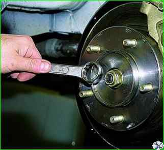 How to check and adjust the clearance in the hub bearings of the VAZ-2121