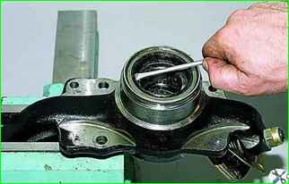 How to replace the front wheel hub bearings on a VAZ-2121