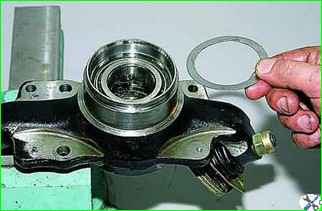 How to replace the front wheel hub bearings of the VAZ-2121