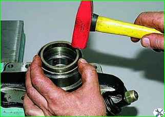 How replace the front wheel hub bearings of the VAZ-2121