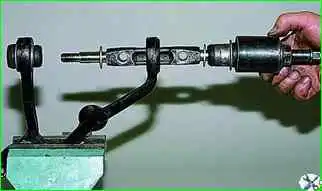 Снятие верхнего рычага подвески и замена сайлент-блоков Снятие верхнего рычага подвески и замена сайлент-блоков