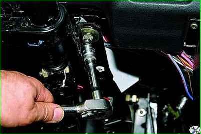 Removing the steering column