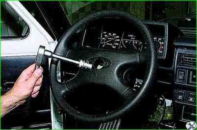 Removing the steering wheel