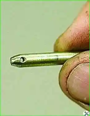 Нива ВАЗ-2121 автокөлігінің алдыңғы төсемдерін ауыстыру