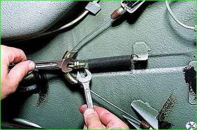 How to replace and adjust the handbrake cable