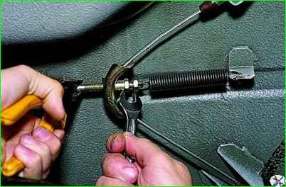 How to replace and adjust the handbrake cable