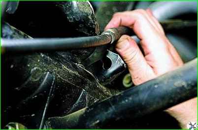 How to replace and adjust the handbrake cable