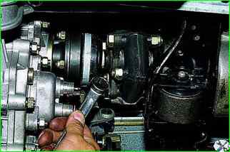 How to remove and install the VAZ-2121 transfer case