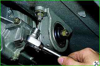 How to remove and install the transfer case VAZ-2121