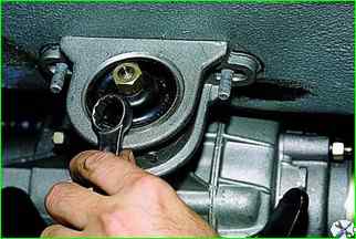 How to remove and install the VAZ-2121 transfer case