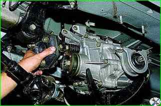 How to remove and install the VAZ-2121 transfer case